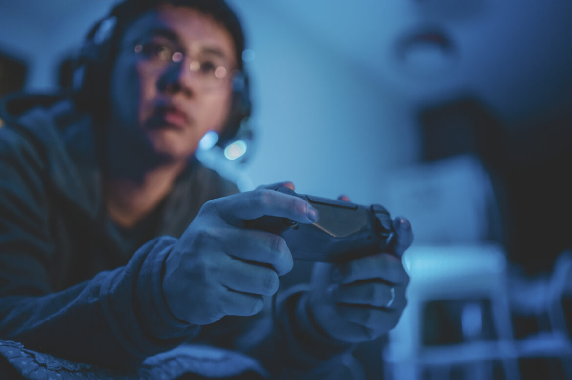 guy-playing-console-game.jpg