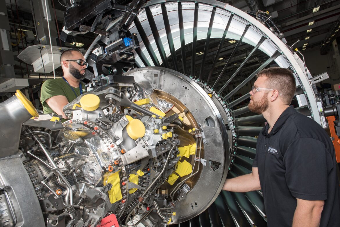 pratt-whitney-workers-engine-rtx-utx.jpg