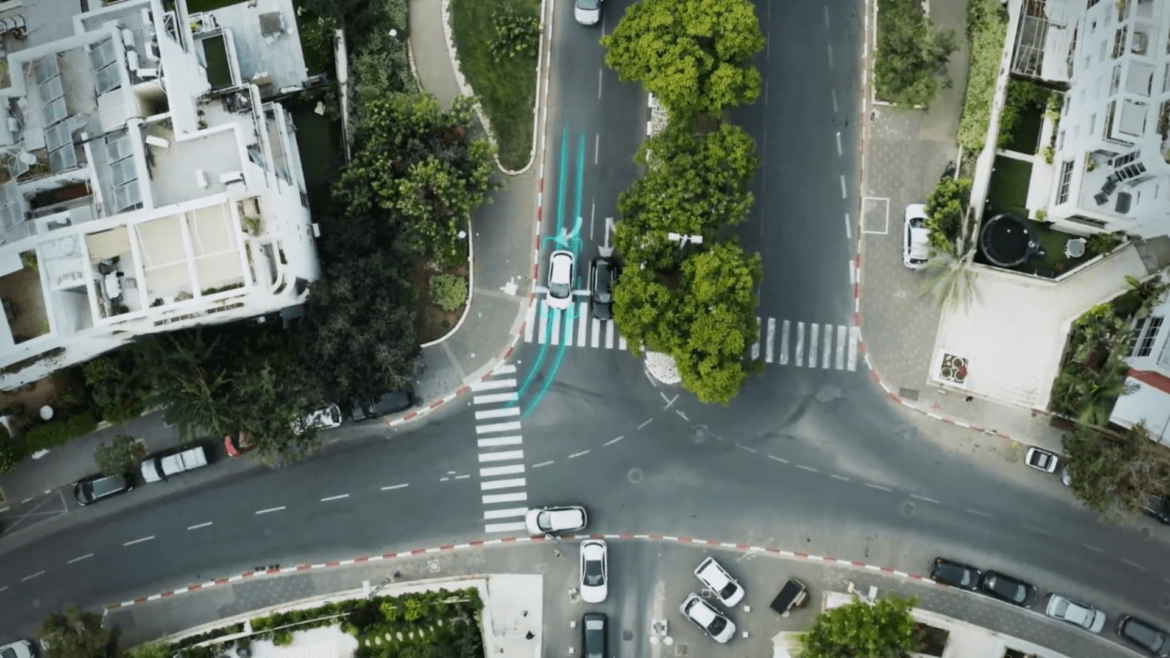 107297811-1694189426870-Wireless-Electric-Charging-on-Tel-Aviv-roads.png