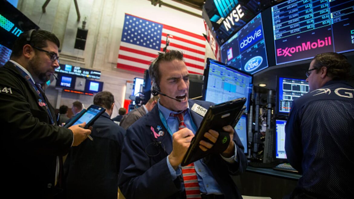 107221778-1680793847382-gettyimages-867125398-US_STOCKS.jpeg