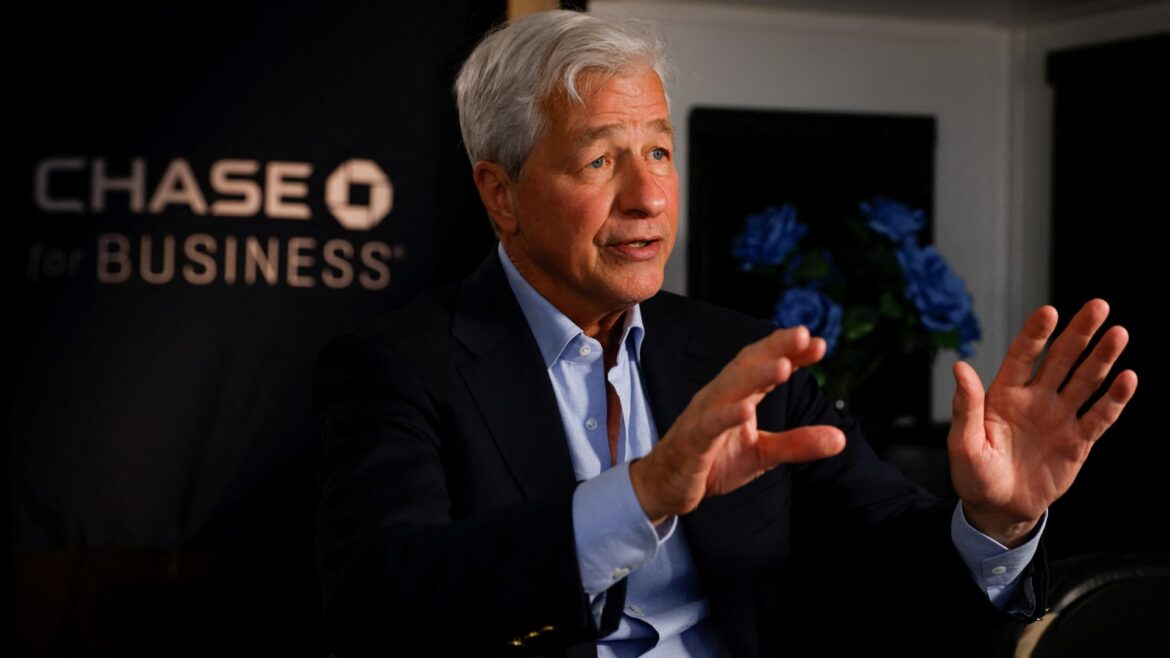 107304360-16952965022023-02-08t221239z_1274951526_rc277z9azqsu_rtrmadp_0_jp-morgan-dimon-interview.jpeg