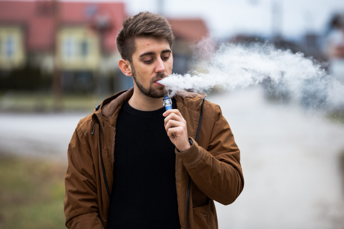 vaping-ecig-electronic-cigaraette-3.jpg