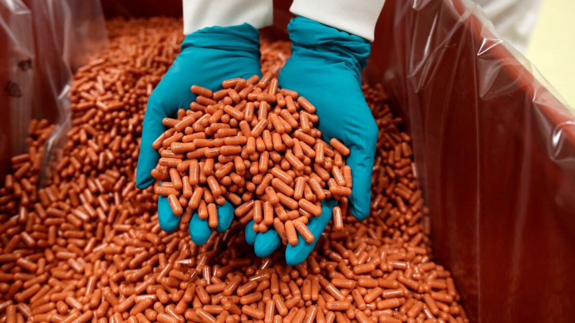 106886059-16215272662021-05-20t161326z_1086106208_rc2sjn9cwi51_rtrmadp_0_pharmaceuticals-easteurope.jpeg