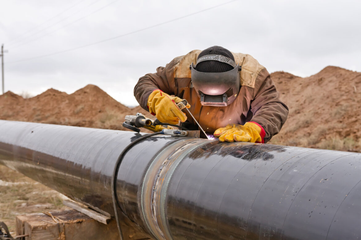 pipeline-welder.jpg