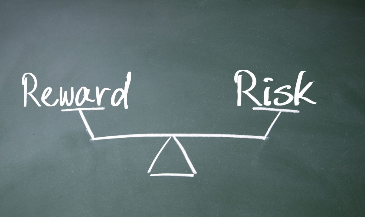 22_08_08-a-balance-showing-risk-and-reward-_mf-dload.jpg