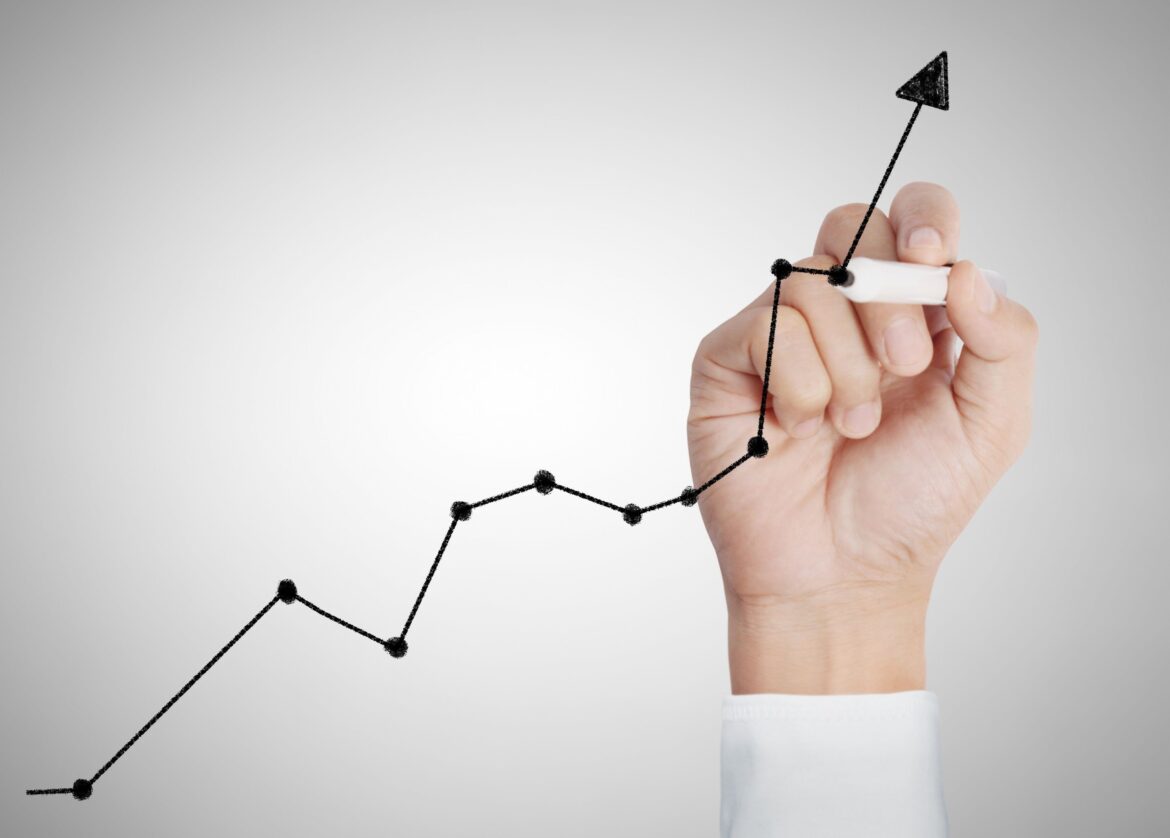 hand-drawing-chart-stock-return.jpg