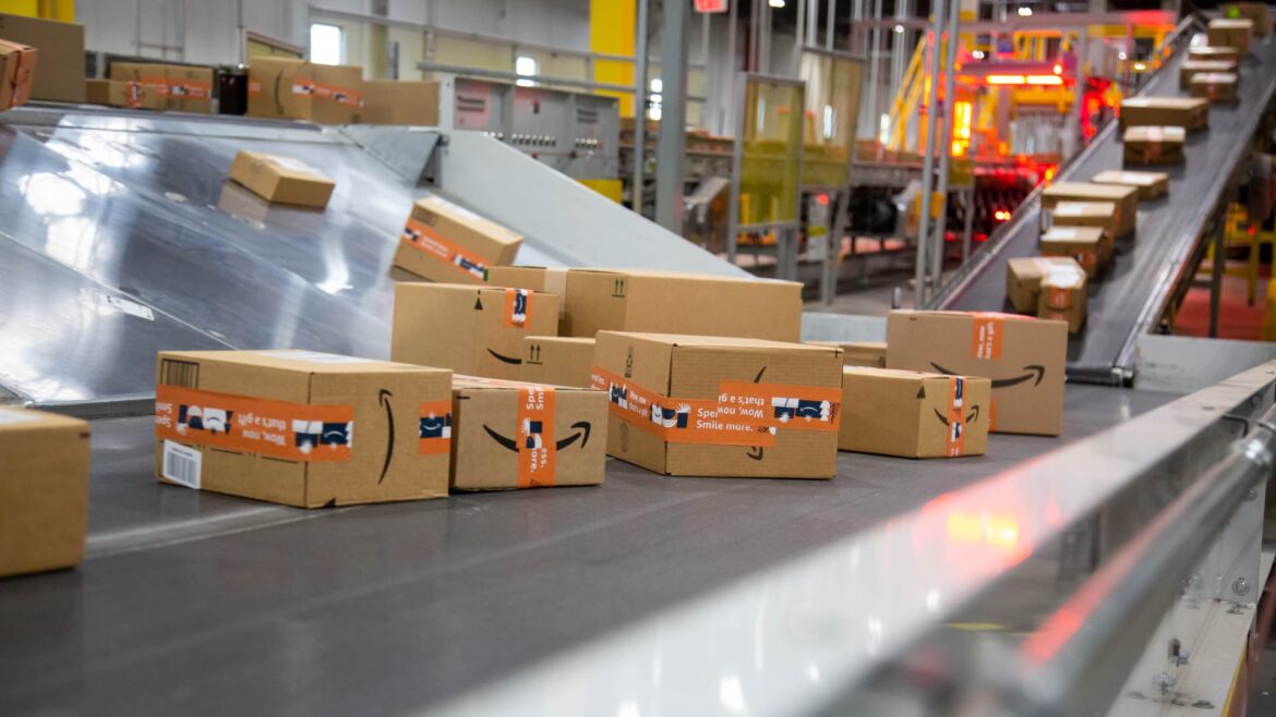 106982140-1638275675454-gettyimages-1236892604-AMAZON_CYBER_MONDAY.jpeg
