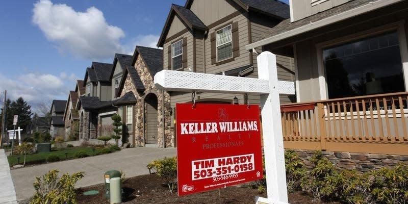 Homes are seen for sale in the northwest area of Portland, Oregon March 20, 2014.  REUTERS/Steve Dipaola