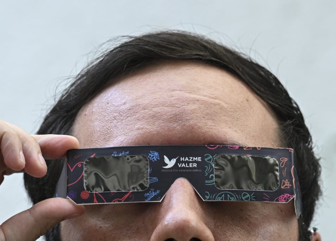 Solar-eclipse-Airbnb-United-Airlines-and-other-brands-set-to.jpeg