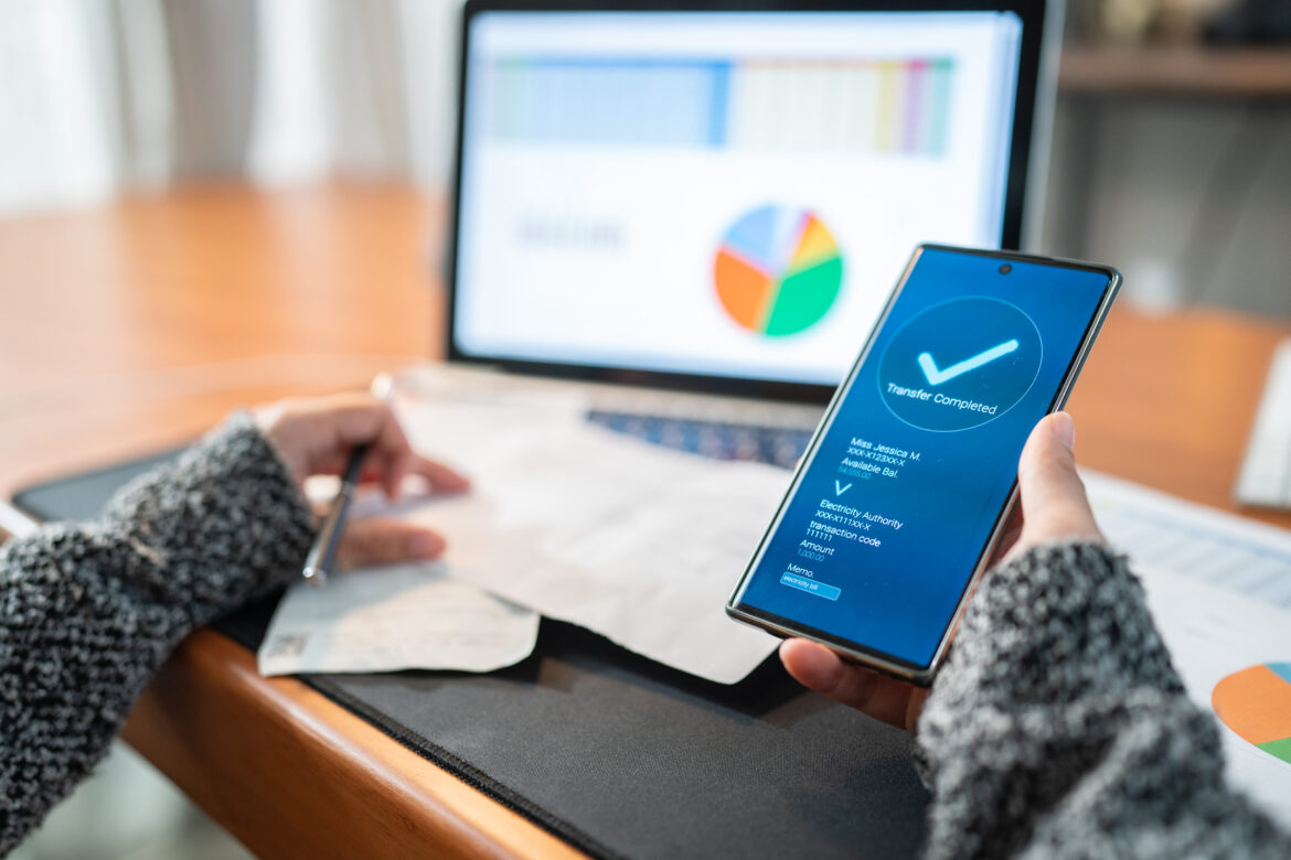 online-banking-stocks-trading-investing.jpg